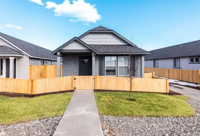 3272 NW 10th Street Redmond OR 97756