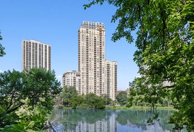 2550 N Lakeview Avenue Chicago IL 60614