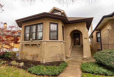 2645 W Morse Avenue Chicago IL 60645