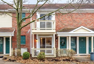 1666 E Swan Circle St Louis MO 63144