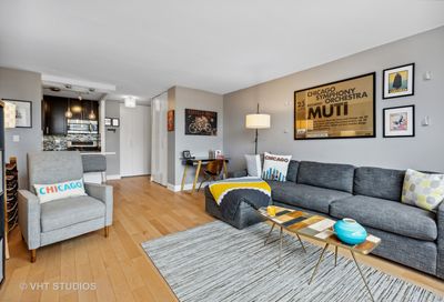 70 W Burton Place Chicago IL 60610