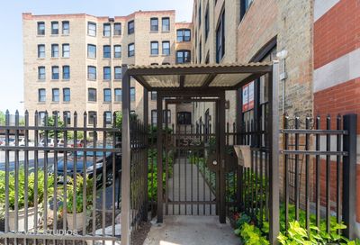 525 N Halsted Street Chicago IL 60642