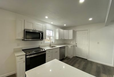 197 Woodlawn St Clinton MA 01510