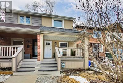 250 HASTINGS AVE Toronto ON M4L2M1
