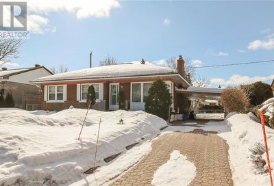 758 WESTON DRIVE Ottawa ON K1G1W2
