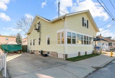 204 Oriole Avenue Pawtucket RI 02860