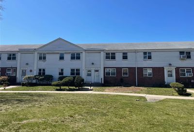 68-36 Springfield Blvd Oakland Gardens NY 11364