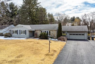 95 Catalina Dr Springfield MA 01128
