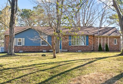 1277 Hillwood Dr Clarksville TN 37040