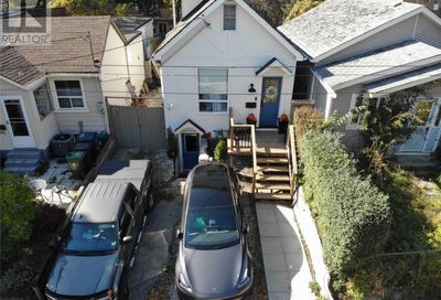 432 WOODFIELD RD Toronto ON M4L2X3