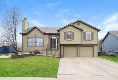 7436 N Mckinley Avenue Kansas City MO 64158