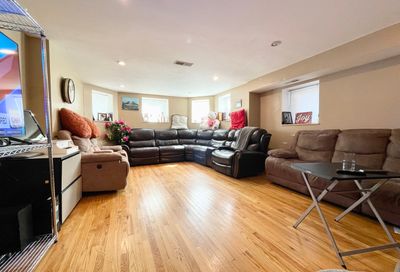 6250 N Claremont Avenue Chicago IL 60659