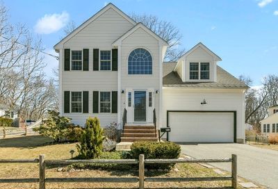 211 Pearl St Reading MA 01867