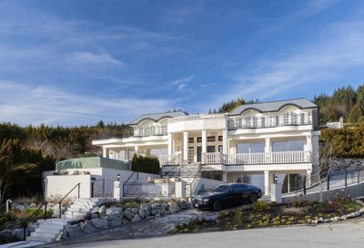 1445 SANDHURST PLACE West Vancouver BC V7S2P4