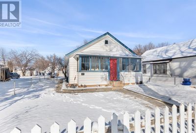 1012 Dominion Street SE Medicine Hat AB T1A1A2