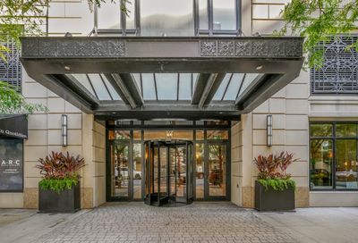 10 E Delaware Place Chicago IL 60611