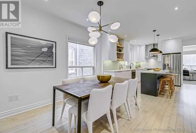 17 ALTON AVE Toronto ON M4L2M3