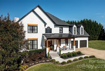 22 Peninsula Lane Taylorsville NC 28681