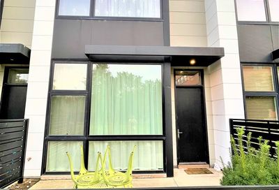 445 W Hobbie Street Chicago IL 60610