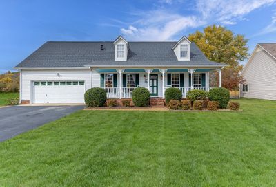 111 Creekside Dr Columbia TN 38401