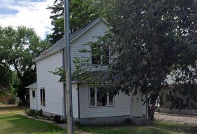 609 Clay Avenue SE Medicine Hat AB T1A5H9