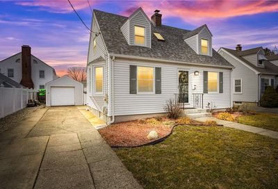 213 Woodhaven Road Pawtucket RI 02861