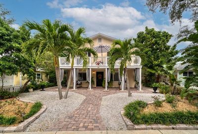 516 Indiana Avenue Crystal Beach FL 34681