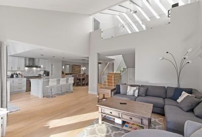 1355 SINCLAIR STREET West Vancouver BC V7V3W3