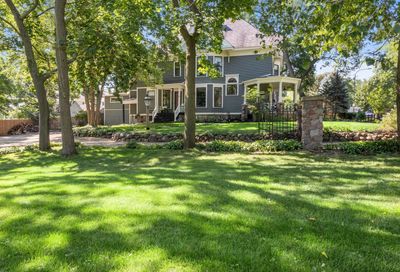541 S Hough Street Barrington IL 60010
