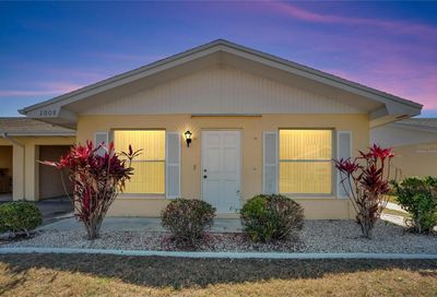 1008 Burbank Court Sun City Center FL 33573