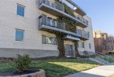 4516 Broadway Avenue Kansas City MO 64111