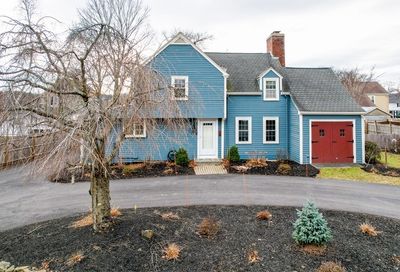 2 Lakeview Dr Lynnfield MA 01940