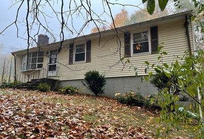 22 Hudson Rd Oxford MA 01540