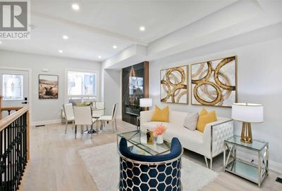 18 CONNAUGHT AVE Toronto ON M4L2V9