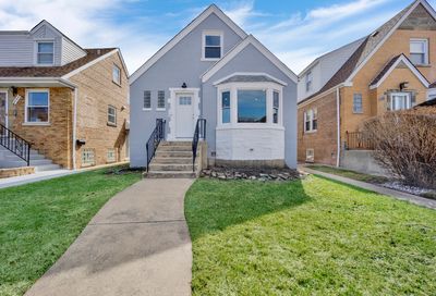 6111 W Gunnison Street Chicago IL 60630