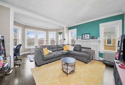 1355 W Greenleaf Avenue Chicago IL 60626