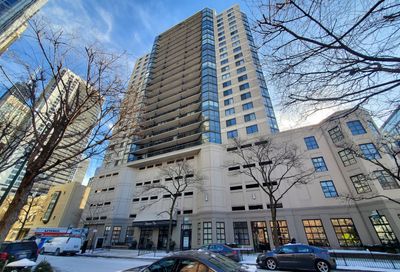 33 W Delaware Place Chicago IL 60610