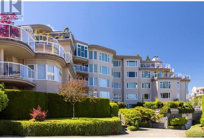 5206 2829 Arbutus Rd Saanich BC V8N5X5