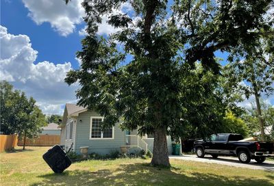 305 W Alamo Street Elgin TX 78621