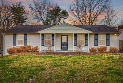 633 Harding Pl Nashville TN 37211
