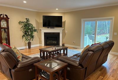 4 Walter Edwards Uxbridge MA 01569