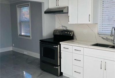 7 MACLEOD ST Toronto ON M6L2M7