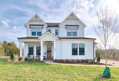 2020 Ellsworth Ln Arrington TN 37014