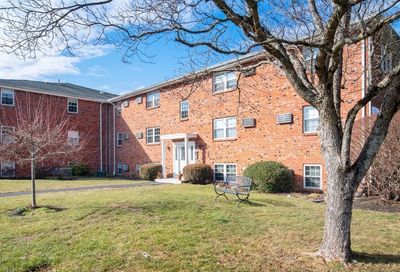 91 Pleasant St Medfield MA 02052