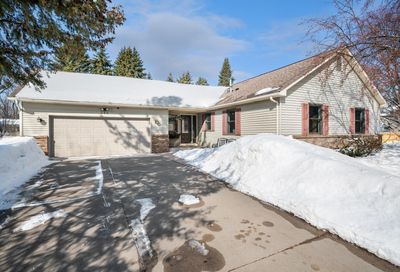 346 Jesse James Lane Mahtomedi MN 55115