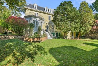 90 Ivy St Brookline MA 02446