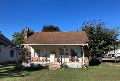 854 N 8th Street Clinton IN 47842