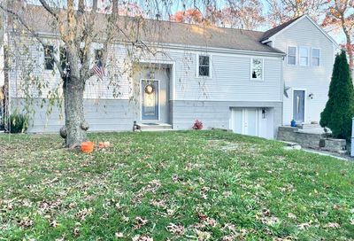 5 Cambridge Dr Mashpee MA 02649