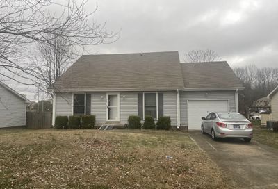 105 Shady Maple Dr Clarksville TN 37043