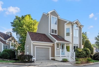 49 Pointe Rok Dr Worcester MA 01604